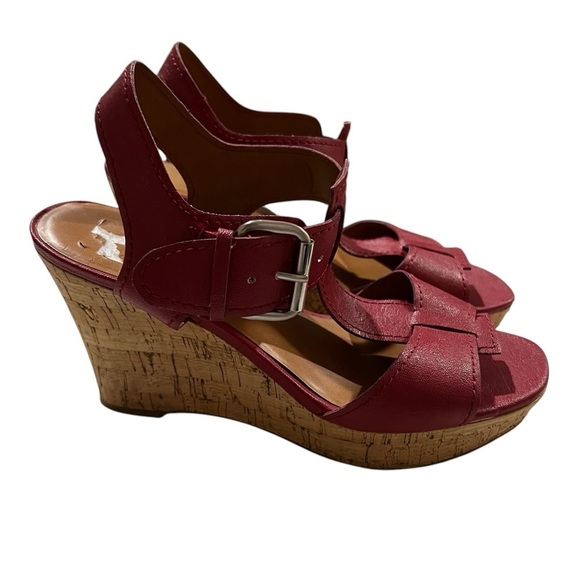 Naturalizer Women’s 7 Red Chester Vegan Platform Y2k Retro 90’s Wedge Sandal - Picture 2 of 9